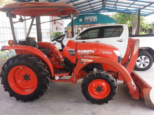 คูโบต้า L3008DT 4 WD ใบมีดดันหน้า ผานหลัง