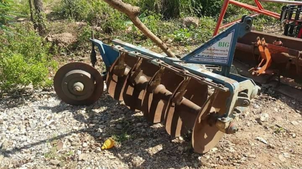 คูโบต้า L3008DT 4 WD ใบมีดดันหน้า ผานหลัง