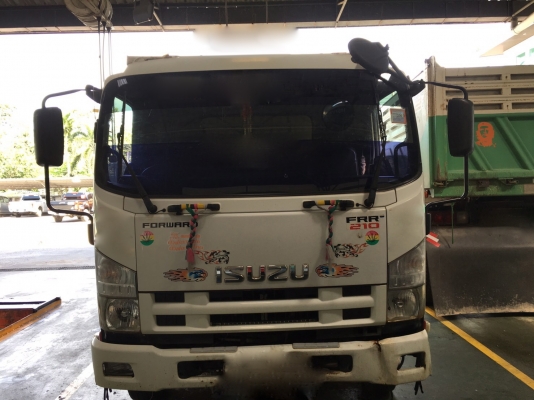 รถอีซูซุ 6 ล้อดั้ม FRR 210 แรงม้า ปี 53. สนใจติดต่อ 081 - 6079515