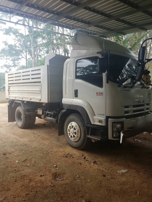 รถอีซูซุ 6 ล้อดั้ม FTR 240 แรงม้า. ปี 56 - 57 , ( * มี ขาย 2 คัน. ) สนใจติดต่อ 081 - 6079515