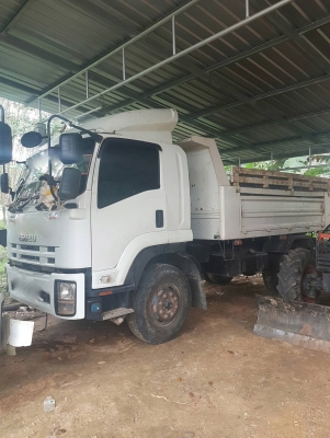 รถอีซูซุ 6 ล้อดั้ม FTR 240 แรงม้า. ปี 56 - 57 , ( * มี ขาย 2 คัน. ) สนใจติดต่อ 081 - 6079515 รถอีซูซุ 6 ล้อดั้ม FTR 240 แรงม้า. ปี 56 - 57 , ( * มี ขาย 2 คัน. ) สนใจติดต่อ 081 - 6079515