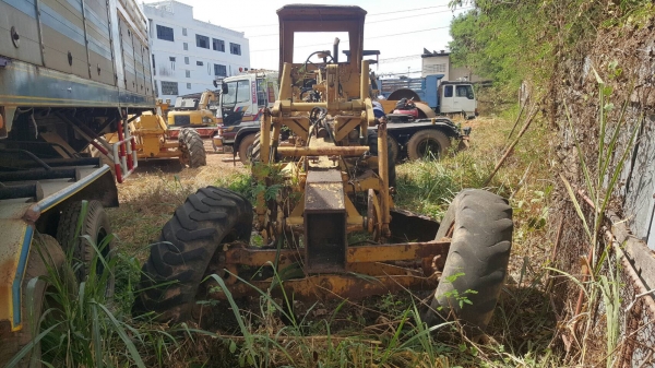 ขาย รถเกรด MITSUBISHI LG-2H รถจอดไว้ไม่ได้ใช้งาน เอกสารใบซื้อขาย ราคาต่อรองได้ครับ