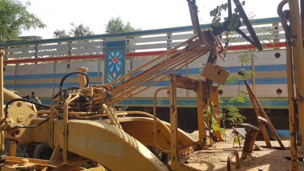 ขาย รถเกรด MITSUBISHI LG-2H รถจอดไว้ไม่ได้ใช้งาน เอกสารใบซื้อขาย ราคาต่อรองได้ครับ