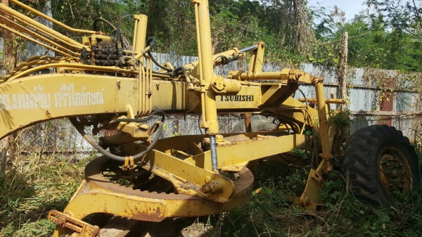 ขาย รถเกรด MITSUBISHI LG-2H รถจอดไว้ไม่ได้ใช้งาน เอกสารใบซื้อขาย ราคาต่อรองได้ครับ