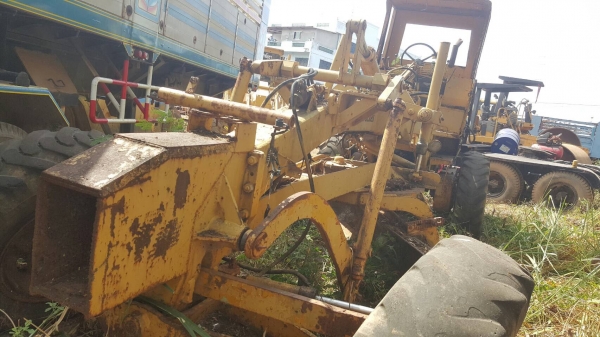 ขาย รถเกรด MITSUBISHI LG-2H รถจอดไว้ไม่ได้ใช้งาน เอกสารใบซื้อขาย ราคาต่อรองได้ครับ