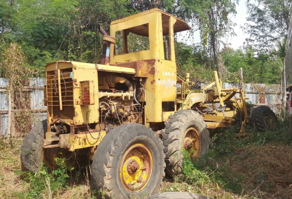 ขาย รถเกรด MITSUBISHI LG-2H รถจอดไว้ไม่ได้ใช้งาน เอกสารใบซื้อขาย ราคาต่อรองได้ครับ