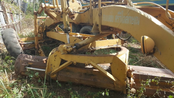 ขาย รถเกรด MITSUBISHI LG-2H รถจอดไว้ไม่ได้ใช้งาน เอกสารใบซื้อขาย ราคาต่อรองได้ครับ