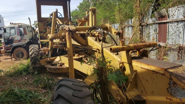 ขาย รถเกรด MITSUBISHI LG-2H รถจอดไว้ไม่ได้ใช้งาน เอกสารใบซื้อขาย ราคาต่อรองได้ครับ