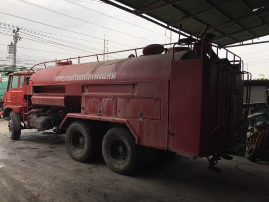 รถน้ำ hino