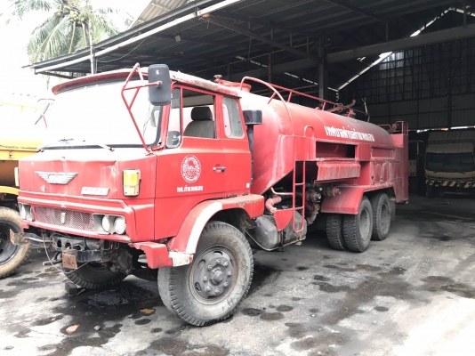 รถน้ำ hino