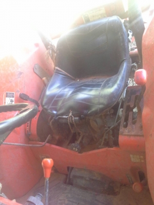 รถไถ 45 แรง   ปึ 53  เครื่องแห้งดี  พร้อมลุยงาน อุปกร  3 ชิ้น  ราคา  เบาฯฯ  265000  บาท    ดูรถ ที อ.โพนทอง จ.ร้อยเอ็ด   วันทูคอล 0986683479 dtac 0991751349 สิทธิ์ คับ