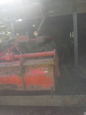 รถไถ 45 แรง   ปึ 53  เครื่องแห้งดี  พร้อมลุยงาน อุปกร  3 ชิ้น  ราคา  เบาฯฯ  265000  บาท    ดูรถ ที อ.โพนทอง จ.ร้อยเอ็ด   วันทูคอล 0986683479 dtac 0991751349 สิทธิ์ คับ