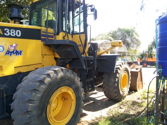 ขายรถตักล้อยาง KOMATSU รุ่น WA 380-6 สภาพสวยพร้อมใช้งาน