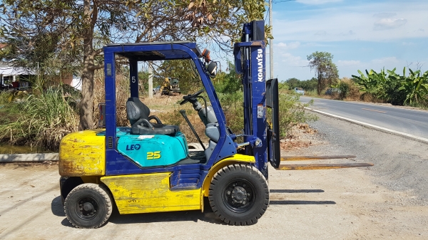 ขายด่วนรถยกKOMATSU FG25-14 ยก2.5ตันยกสูง3เมตรรถนอกเพิ่งนำเข้ามายังไม่เคยใช้งานในเมืองไทยเลย