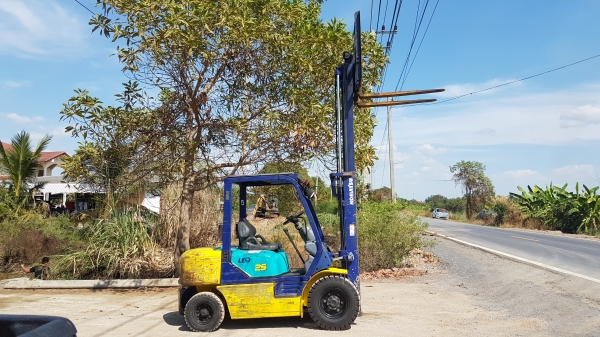 ขายด่วนรถยกKOMATSU FG25-14 ยก2.5ตันยกสูง3เมตรรถนอกเพิ่งนำเข้ามายังไม่เคยใช้งานในเมืองไทยเลย