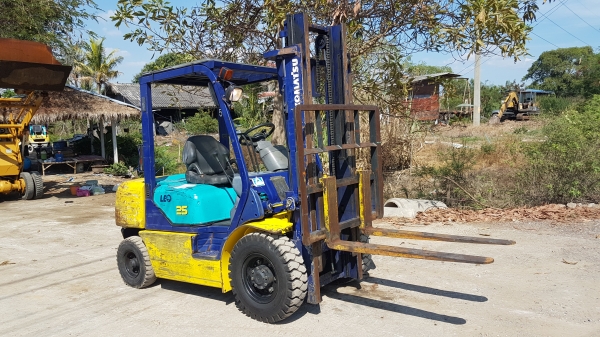 ขายด่วนรถยกKOMATSU FG25-14 ยก2.5ตันยกสูง3เมตรรถนอกเพิ่งนำเข้ามายังไม่เคยใช้งานในเมืองไทยเลย