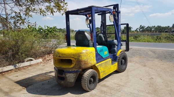 ขายด่วนรถยกKOMATSU FG25-14 ยก2.5ตันยกสูง3เมตรรถนอกเพิ่งนำเข้ามายังไม่เคยใช้งานในเมืองไทยเลย