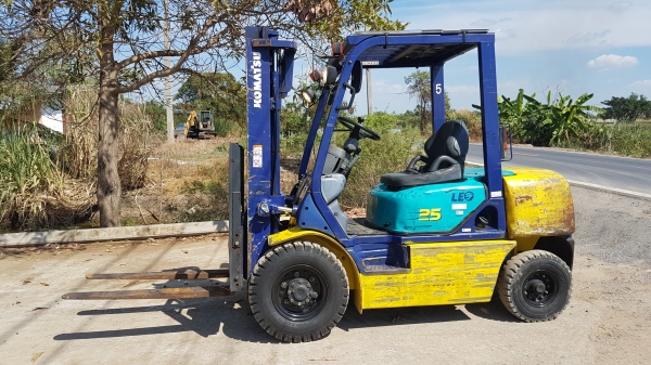 ขายด่วนรถยกKOMATSU FG25-14 ยก2.5ตันยกสูง3เมตรรถนอกเพิ่งนำเข้ามายังไม่เคยใช้งานในเมืองไทยเลย
