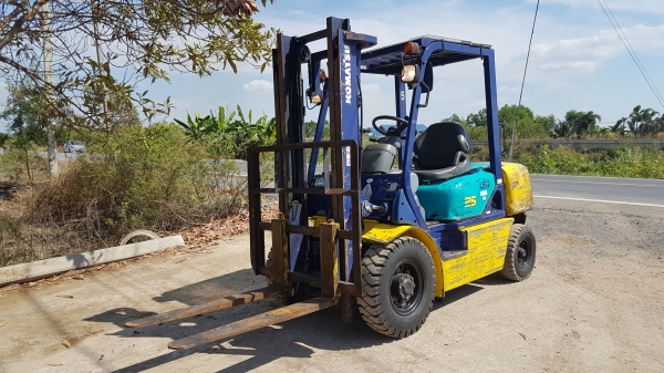 ขายด่วนรถยกKOMATSU FG25-14 ยก2.5ตันยกสูง3เมตรรถนอกเพิ่งนำเข้ามายังไม่เคยใช้งานในเมืองไทยเลย