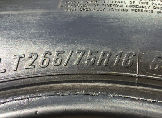 ยาง Mud Maxxis 265 75 16 ปลายปี15 ดอกเต็ม ใช้ยาว ราคาไม่แพง