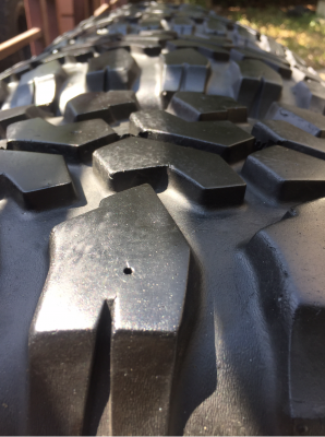 ยาง Mud Maxxis 265 75 16 ปลายปี15 ดอกเต็ม ใช้ยาว ราคาไม่แพง