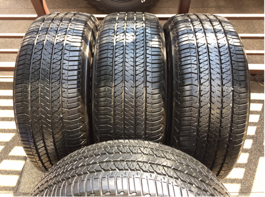 ยาง Bridgestone 265 60 18 สิ้นปี14 ดอกเต็ม ใช้ยาว ราคาไม่แพง