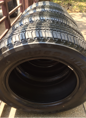 ยาง Bridgestone 265 60 18 สิ้นปี14 ดอกเต็ม ใช้ยาว ราคาไม่แพง