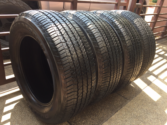 ยาง Bridgestone 265 60 18 สิ้นปี14 ดอกเต็ม ใช้ยาว ราคาไม่แพง