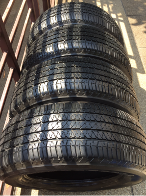 ยาง Bridgestone 265 60 18 สิ้นปี14 ดอกเต็ม ใช้ยาว ราคาไม่แพง