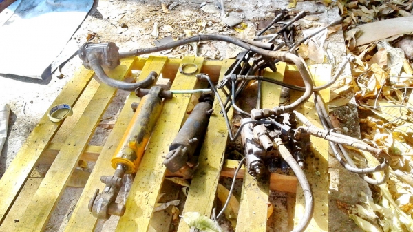 ขายโฟร์คลิฟท์KOMATSUรุ่นFD25-11ขนาด 2.5 ตัน ตามสภาพราคา55000บาท