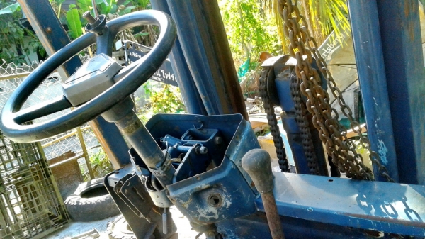 ขายโฟร์คลิฟท์KOMATSUรุ่นFD25-11ขนาด 2.5 ตัน ตามสภาพราคา55000บาท