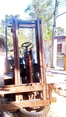 ขายโฟร์คลิฟท์KOMATSUรุ่นFD25-11ขนาด 2.5 ตัน ตามสภาพราคา55000บาท