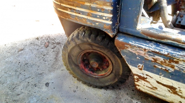 ขายโฟร์คลิฟท์KOMATSUรุ่นFD25-11ขนาด 2.5 ตัน ตามสภาพราคา55000บาท