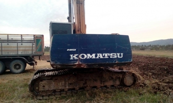 ขายรถแบคโฮ KOMATSU PC 200-5 คอนโทลนยาวไฟ้ฟ้เเต็มทะเบียนพร้อม ขายรถแบคโฮ KOMATSU PC 200-5 คอนโทลนยาวไฟ้ฟ้เเต็มทะเบียนพร้อม