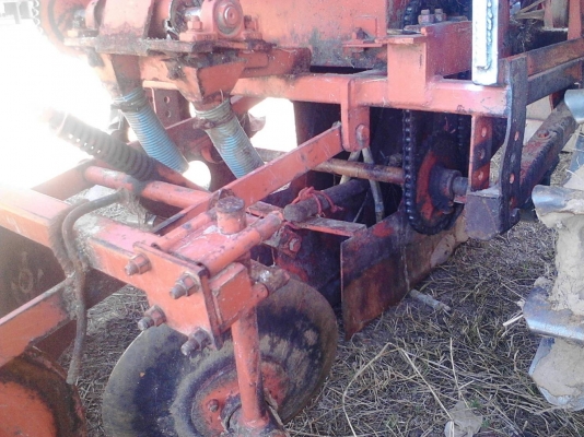 รถไถ  M 7040  ปี 53   อุปกร มี ผานหน้า  ผานหลัง  + ผาน 3 +เครืองปลูกอ้อย   ช.ม  3000  ราคาขาย  440000 บาท  สอบถามที  วันทูคอล 0986683479 dtac 0991751349 สิทธิ์ คับ