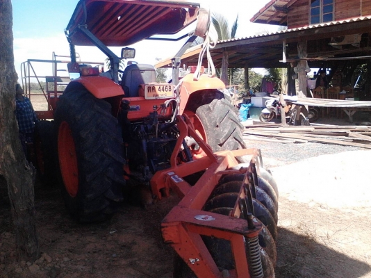 รถไถ  M 7040  ปี 53   อุปกร มี ผานหน้า  ผานหลัง  + ผาน 3 +เครืองปลูกอ้อย   ช.ม  3000  ราคาขาย  440000 บาท  สอบถามที  วันทูคอล 0986683479 dtac 0991751349 สิทธิ์ คับ