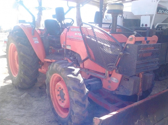 รถไถ  M 7040  ปี 53   อุปกร มี ผานหน้า  ผานหลัง  + ผาน 3 +เครืองปลูกอ้อย   ช.ม  3000  ราคาขาย  440000 บาท  สอบถามที  วันทูคอล 0986683479 dtac 0991751349 สิทธิ์ คับ