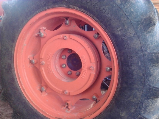 รถไถ  M 7040  ปี 53   อุปกร มี ผานหน้า  ผานหลัง  + ผาน 3 +เครืองปลูกอ้อย   ช.ม  3000  ราคาขาย  440000 บาท  สอบถามที  วันทูคอล 0986683479 dtac 0991751349 สิทธิ์ คับ