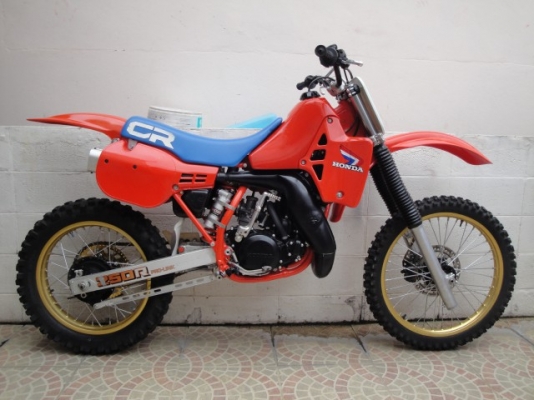 คุณปู่จอมพลัง CR250 ปี1984 เก่าญี่ปุ่นแท้ๆ คุณปู่จอมพลัง CR250 ปี1984 เก่าญี่ปุ่นแท้ๆ