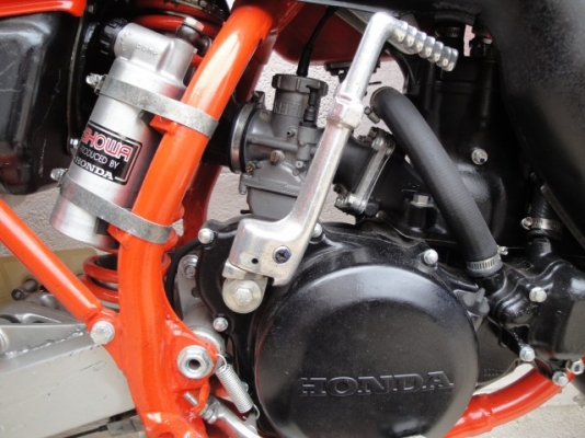 คุณปู่จอมพลัง CR250 ปี1984 เก่าญี่ปุ่นแท้ๆ คุณปู่จอมพลัง CR250 ปี1984 เก่าญี่ปุ่นแท้ๆ