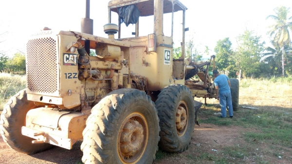 ขายด่วนรถเกรดเดอร์CAT12Eสภาพพร้อมใช้ราคาถูกสุดๆโทรไอดี0843923995