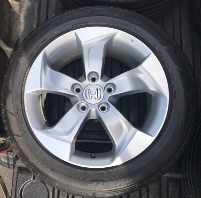 แม็ก Honda HRV พร้อมยาง 215-55-17 Dunlop ปี16 แม็ก Honda HRV พร้อมยาง 215-55-17 Dunlop ปี16