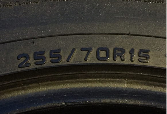 ยาง Dunlop 255 70 15 ปี14 ดอกเยอะ ไม่มีปะ ราคาไม่แพง ยาง Dunlop 255 70 15 ปี14 ดอกเยอะ ไม่มีปะ ราคาไม่แพง