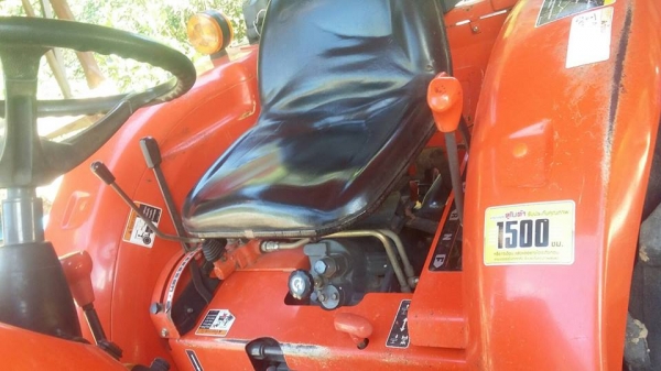 ขายรถแทรคเตอร์คูโบต้า L4708 อุปกรณ์ดันหน้า ผาน5 เอกสารเช่มทะเบียนครบ ทำงานน้อย