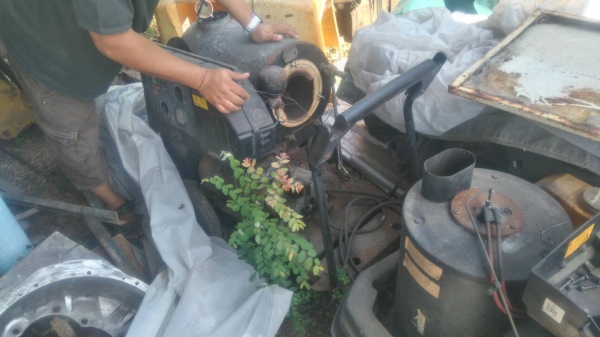 ขายด่วน เคื่องอัดฉีด แรงดันสำหรับคารแคร  ใช้ได้อุปกรณ์ไม่ครบมี3ตัวขายเหมา. 40000