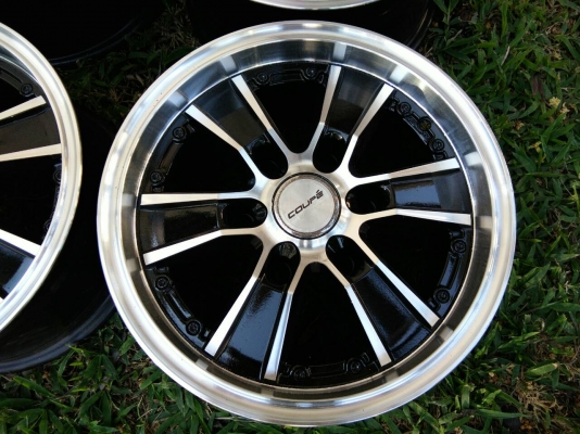 ขายแม็ก6รู ขอบ15 ทำสีมาใหม่เงาสวย 4วง 5800