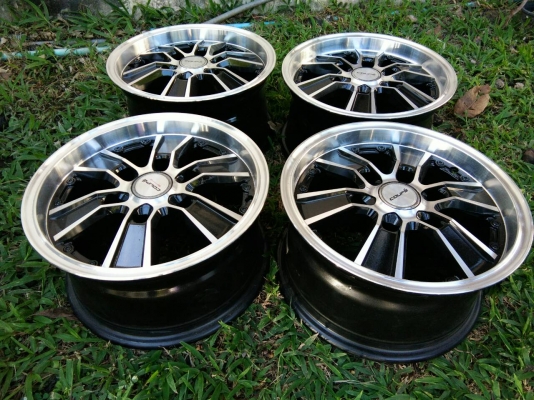 ขายแม็ก6รู ขอบ15 ทำสีมาใหม่เงาสวย 4วง 5800