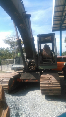 ขายด่วน รถแบคโฮ pc 200.  ช่วงล่างแน่นใช้น้อย. เพียง 430000 เท่านั้น