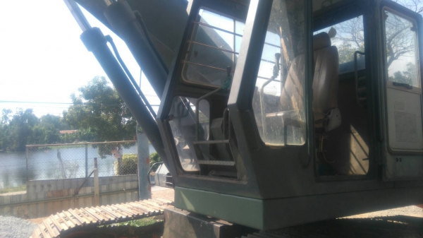 ขายด่วน รถแบคโฮ pc 200.  ช่วงล่างแน่นใช้น้อย. เพียง 430000 เท่านั้น