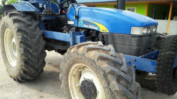 ขายแทรคเตอร์ นิวฮอลแลน TT75 ติดคีบKKบ้านโป่ง พร้อมบุ้งกี่ สภาพสวยพร้อมใช้งาน เอกสารพร้อมโอน ราคา800,000 สนใจโทร 090-8588220คุณนะ 093-3258446คุณบิว หรือเข้าดูสินค้าอื่นๆได้ที่ www.narong2truck.com หรือ www.truck.in.th/498 หรือเพจFacebook ณรงค์ ซื้อขายรถมือ ขายแทรคเตอร์ นิวฮอลแลน TT75 ติดคีบKKบ้านโป่ง พร้อมบุ้งกี่ สภาพสวยพร้อมใช้งาน เอกสารพร้อมโอน ราคา800,000 สนใจโทร 090-8588220คุณนะ 093-3258446คุณบิว หรือเข้าดูสินค้าอื่นๆได้ที่ www.narong2truck.com หรือ www.truck.in.th/498 หรือเพจFacebook ณรงค์ ซื้อขายรถมือ